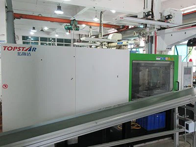Injection molding machine 5 Injection molding machine 5